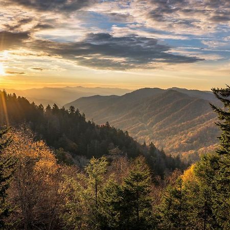 Highpoint Escape Villa Gatlinburg Bagian luar foto