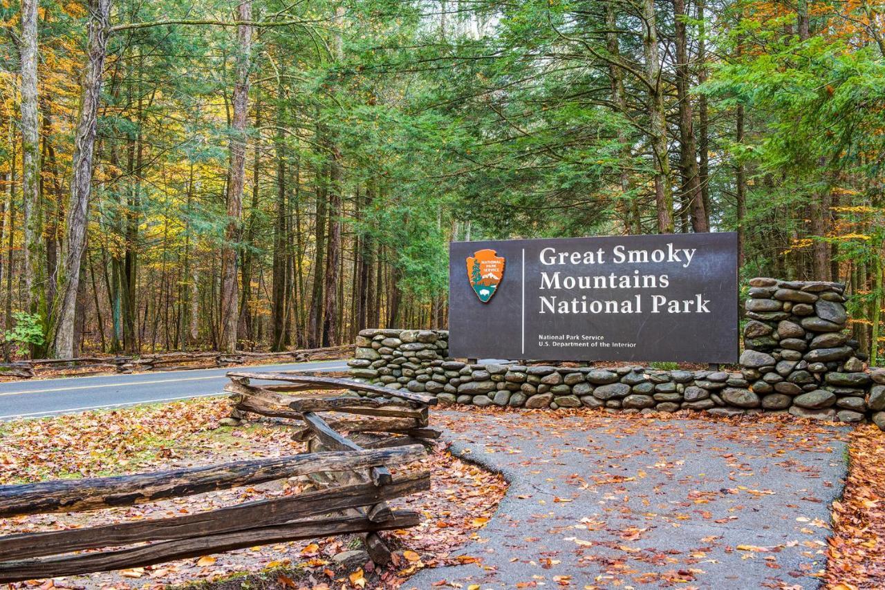 Highpoint Escape Villa Gatlinburg Bagian luar foto